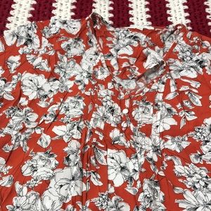 Career blouse pleated bodice XL print, like new. Bundle any $5 items at 3/$10